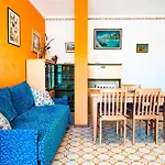 Colourful With Terrace In Appartement *