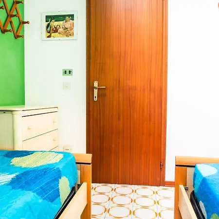 Colourful With Terrace In * 比比翁