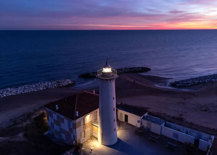 Lägenhet Colourful With Terrace In