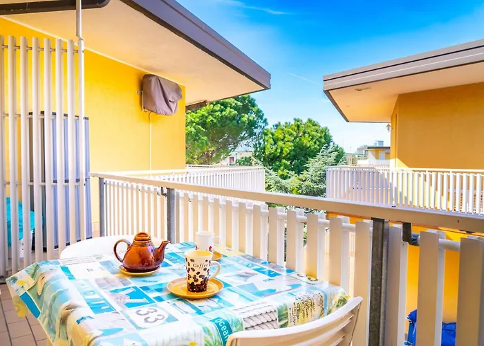 Lägenhet Colourful With Terrace In Bibione