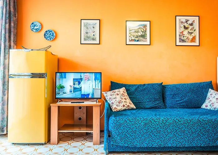 Lägenhet Colourful With Terrace In *