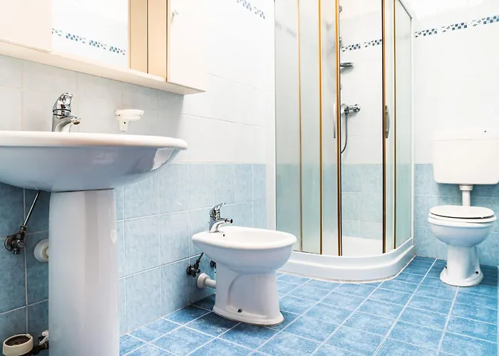 Apartment Colourful With Terrace In