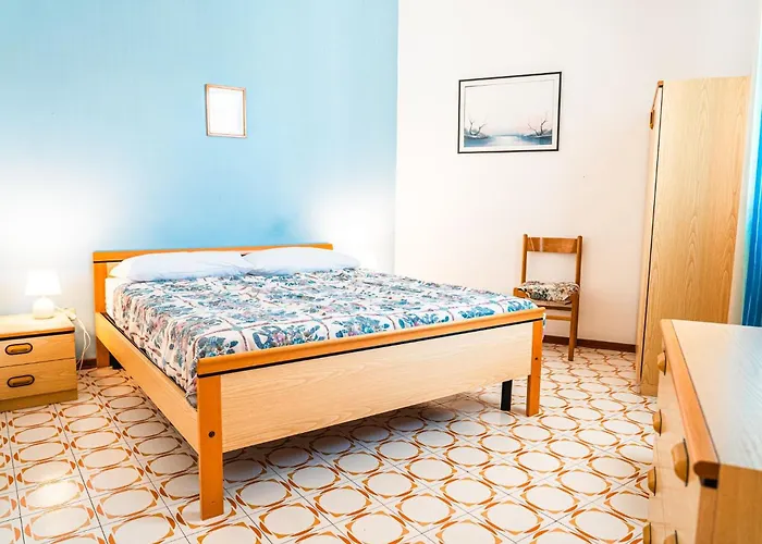 Apartment Colourful With Terrace In