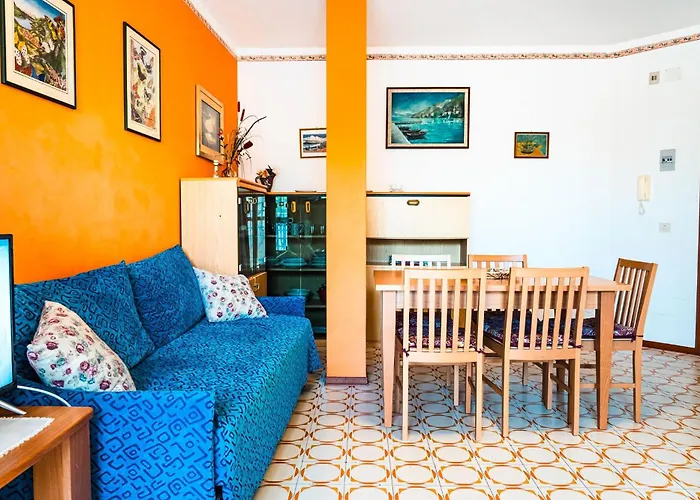 Colourful With Terrace In Apartment *